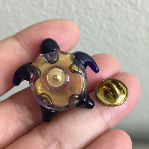 🖤Italy sea turtle glass art pin - Picture 8 of 15